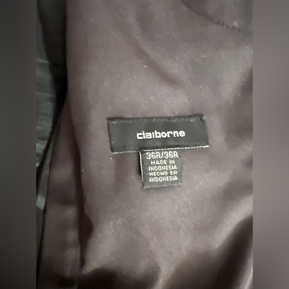 Claiborne Men's Black Coat, Vintage, Timeless Everyday Style - Picture 9 of 13